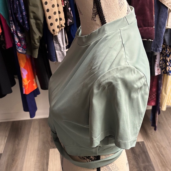 Light Green Crop Top - Picture 3 of 11